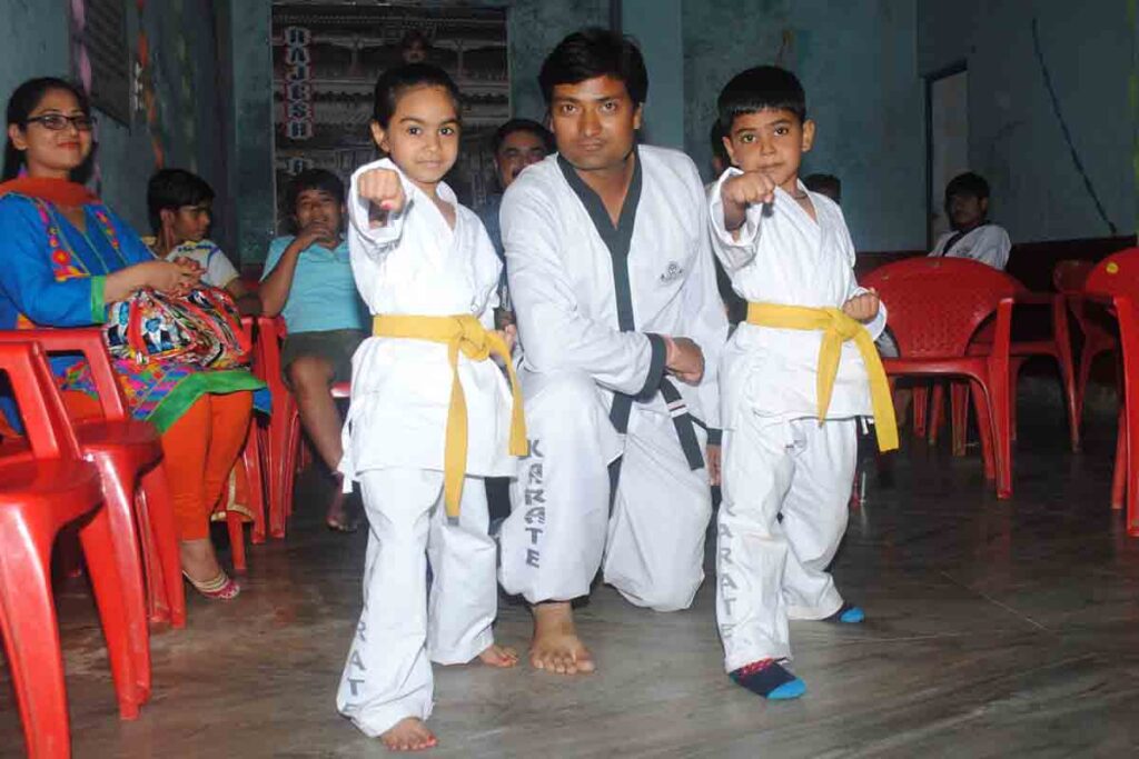 Karate Belt Order | कराटे बेल्ट के रंग और उनकी कक्षायें।