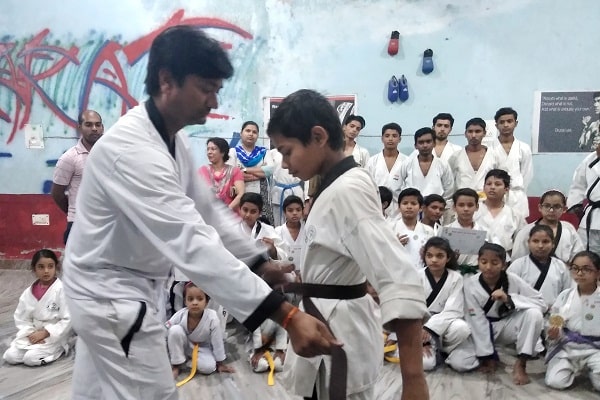 How to learn karate in hindi